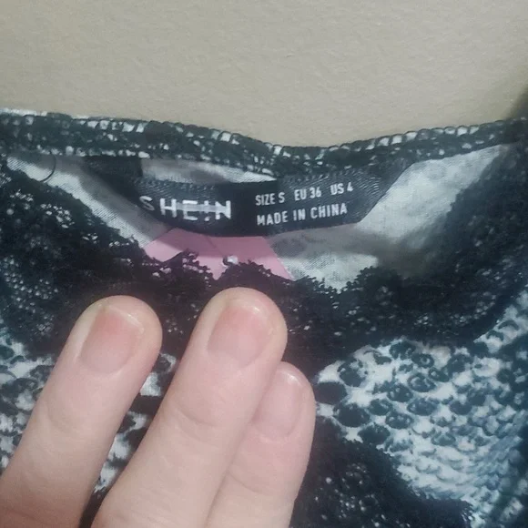 SHEIN Monochrome Snake Print Lace Camisole Size Small - Picture 2 of 3
